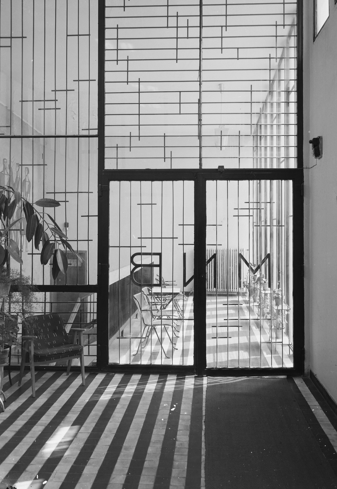 Hungary,Lake Balaton, Keszthely, Georgikon utca 23., MNB fiók., 1963, UVATERV, Fortepan #91823