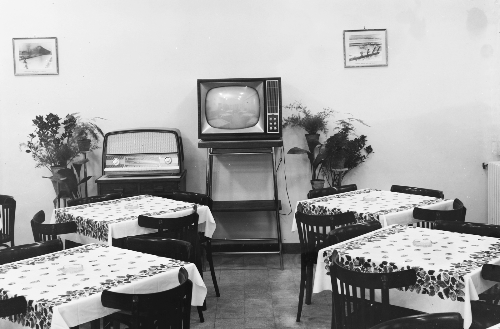 Hungary, Debrecen, Raktár utca, a posta munkásszállójának társalgója és étterme., 1963, UVATERV, interior, Fortepan #91855