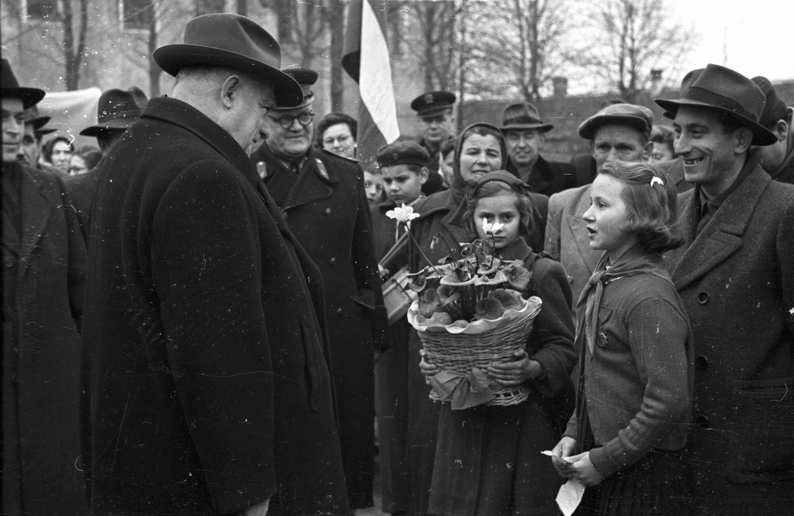Hungary, balra Bebrits Lajos közlekedésügyi miniszter., 1949, UVATERV, festive, politician, pioneer, Fortepan #92042