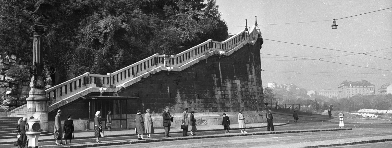 Hungary, Budapest I., Döbrentei tér, Szent Gellért lépcső., 1962, UVATERV, Turul sculpture, Budapest, Fortepan #92047