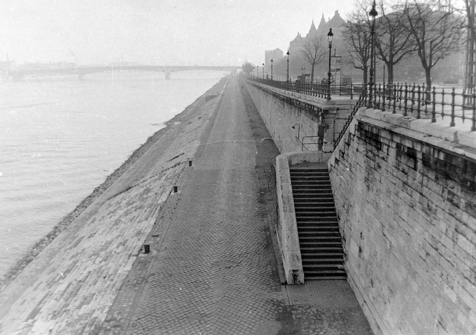 Magyarország, Budapest XI., budai alsó rakpart a Budapesti Műszaki Egyetem (később Budapesti Műszaki és Gazdaságtudományi Egyetem) előtt., 1958, Fortepan, látkép, Budapest, Budapesti Műszaki Egyetem, Fortepan #9205