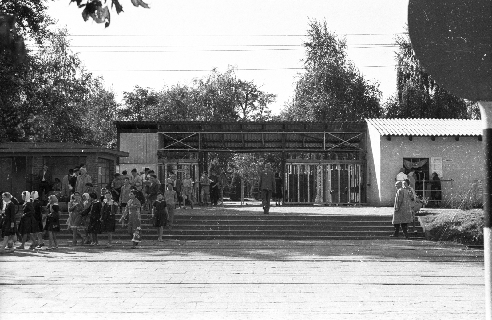 Magyarország, Debrecen, Nagyerdei Strandfürdő., 1951, UVATERV, strand, főbejárat, bejárat, Fortepan #92062