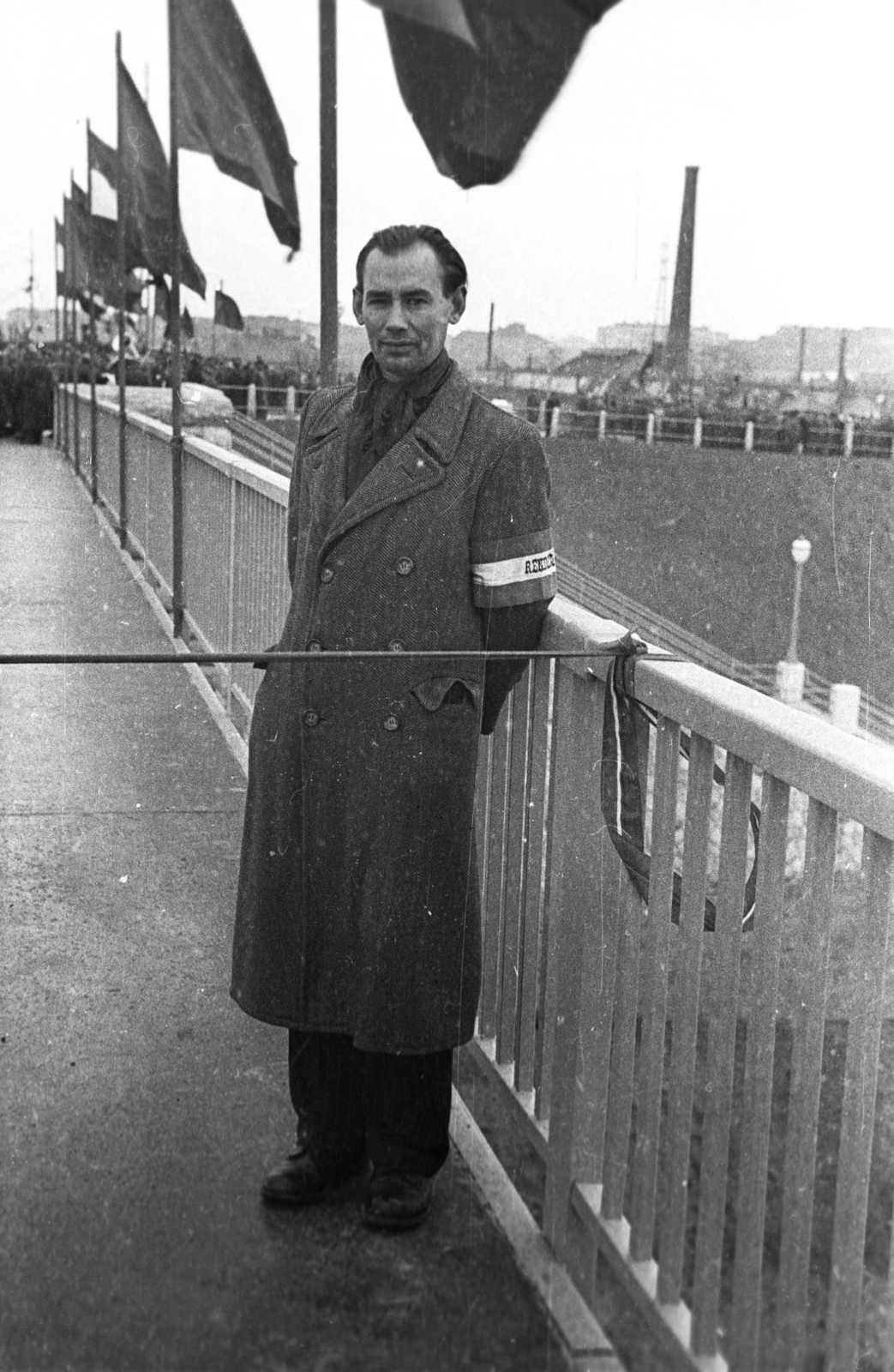 Hungary, Budapest XIII., az Árpád (Sztálin) híd az avatása alkalmával, háttérben a Népfürdő utcai lehajtó., 1950, UVATERV, Budapest, János Kossalka-design, beam bridge, armband, Fortepan #92084