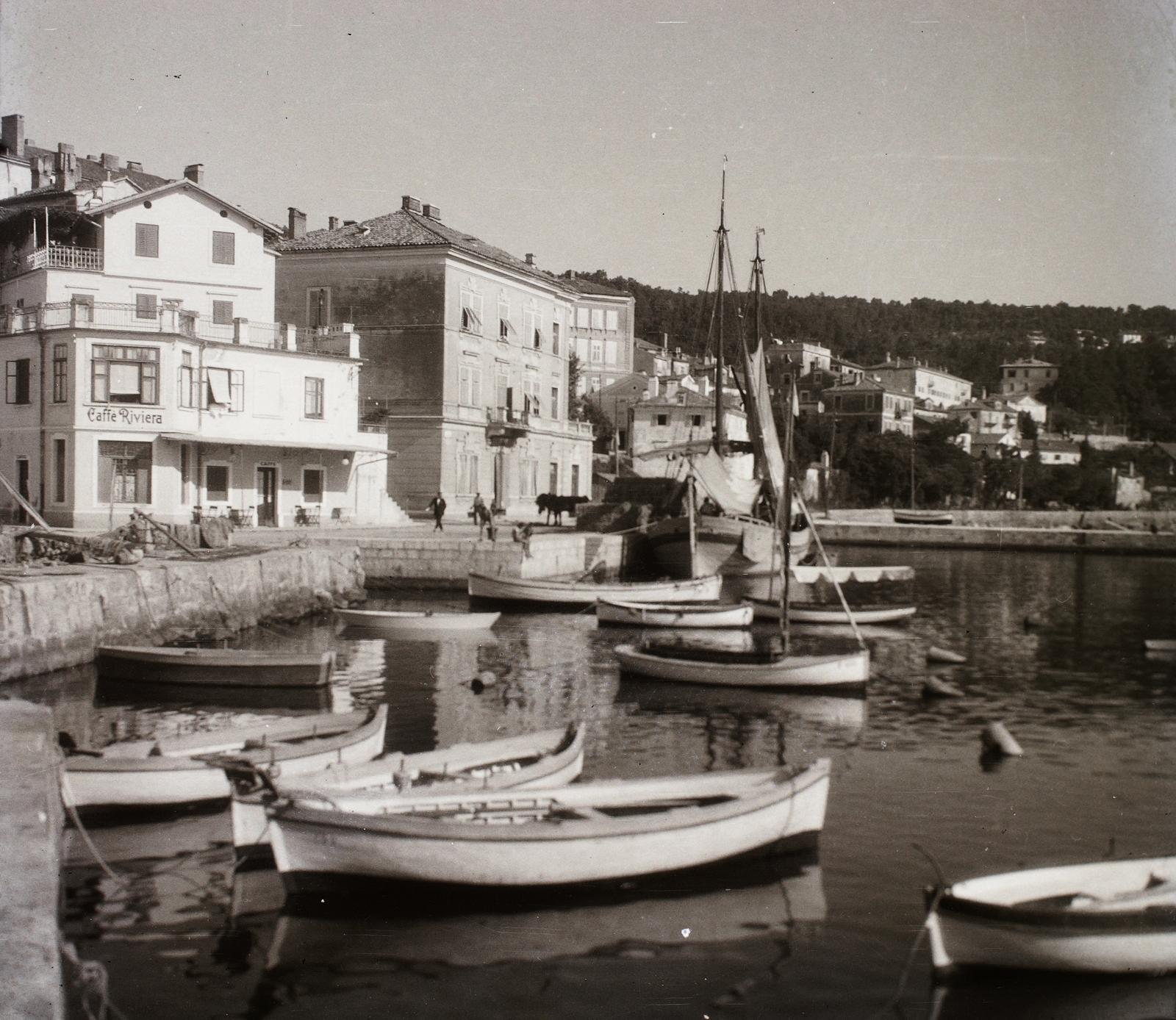 Croatia,Adriatic Sea, Opatija, Volosca (egykor önálló) településrész, kikötő., 1939, Ebner, port, boat, Fortepan #92154