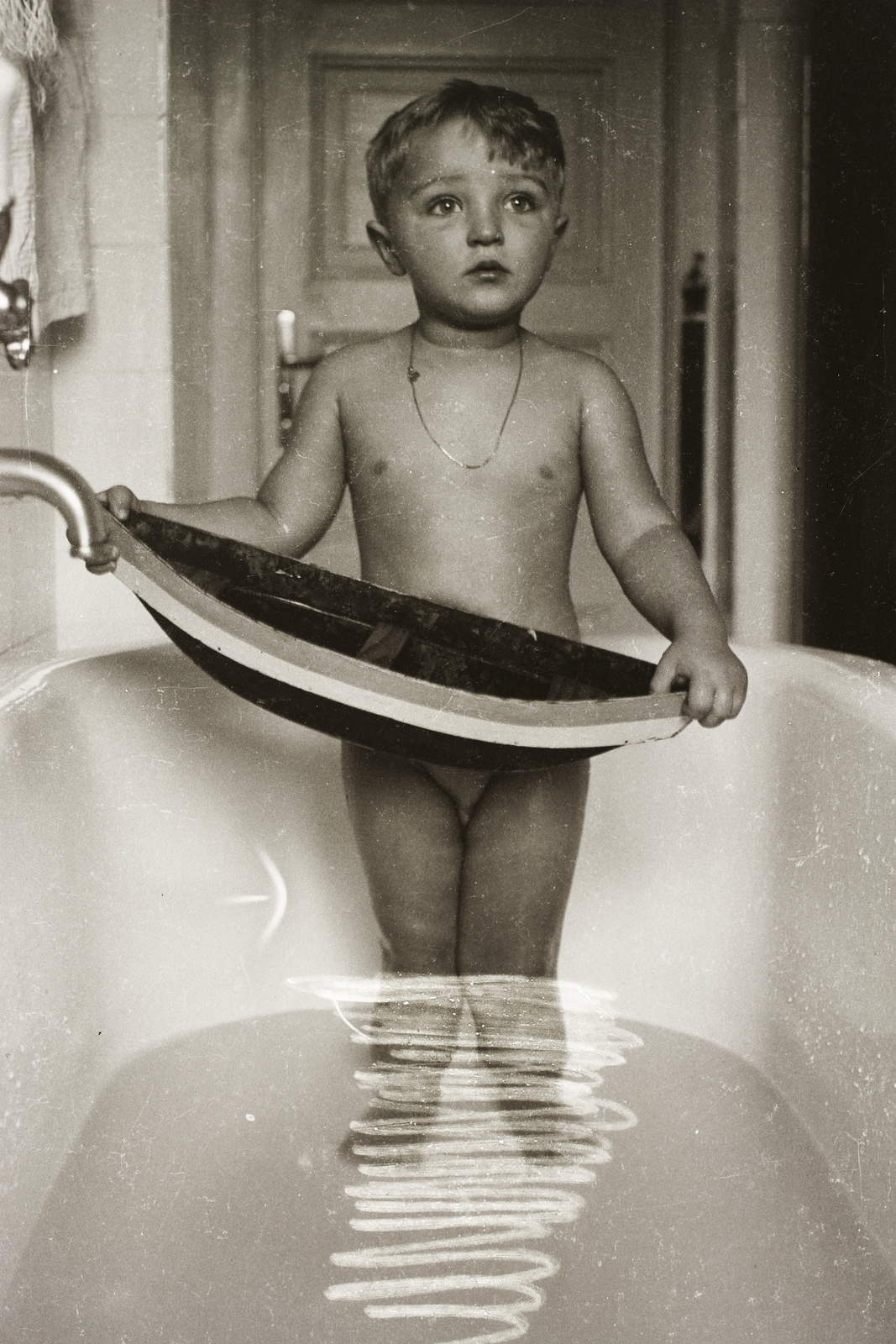 1939, Ebner, boat, toy, necklace, kid, bathtub, toddler bathing, Fortepan #92159