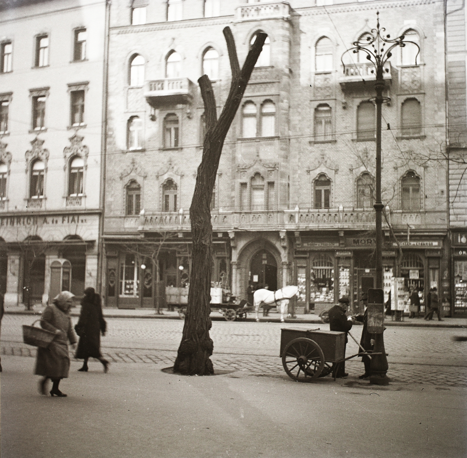 Hungary, Budapest VIII.,Budapest IX., Üllői út 34. az Iparművészeti Múzeumtól nézve., 1939, Ebner, Budapest, Fortepan #92219