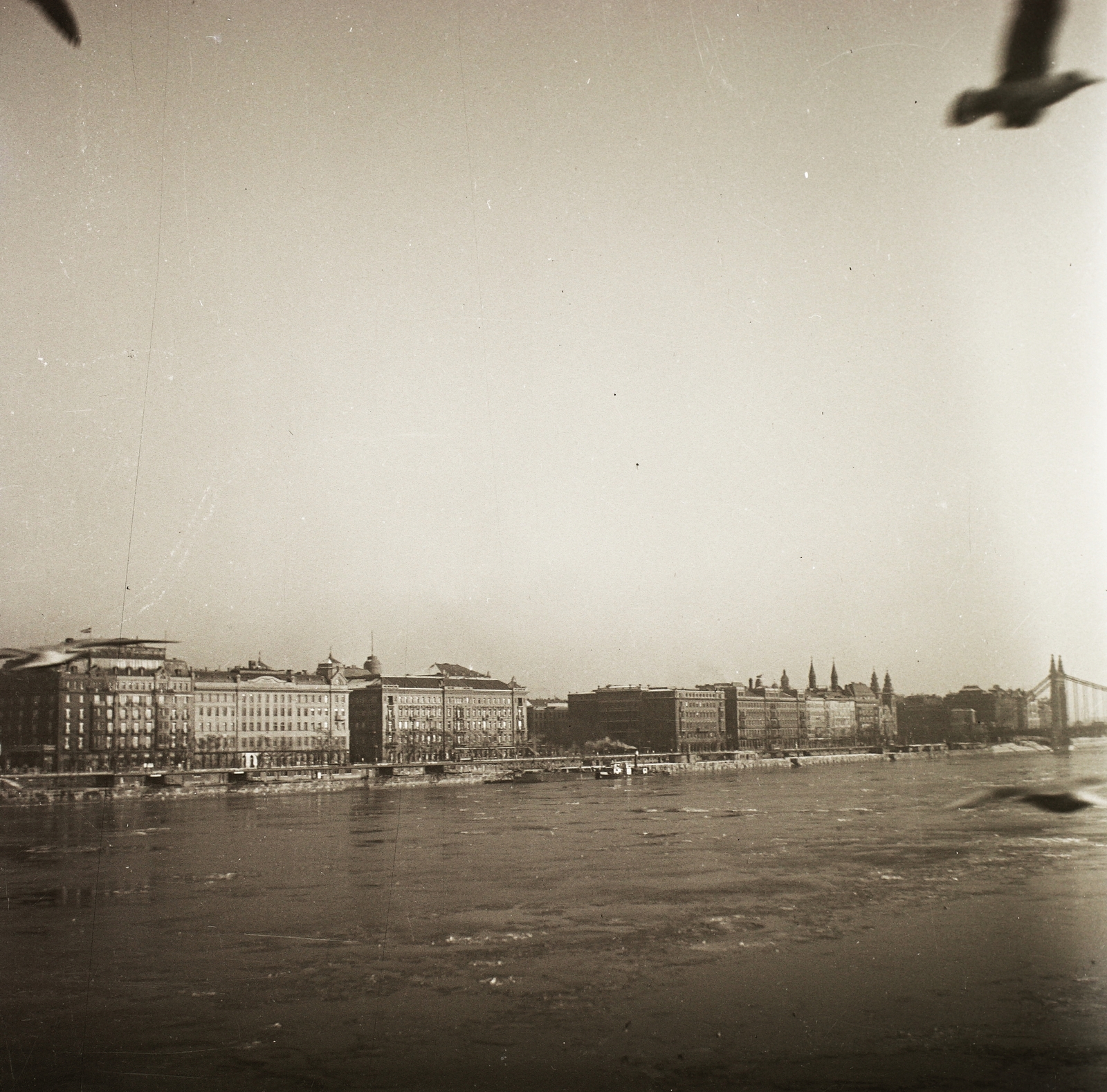 Magyarország, Budapest V., Duna-parti szállodasor a Széchenyi Lánchídról nézve., 1939, Ebner, Budapest, Kherndl Antal-terv, Czekelius Aurél-terv, Fortepan #92258