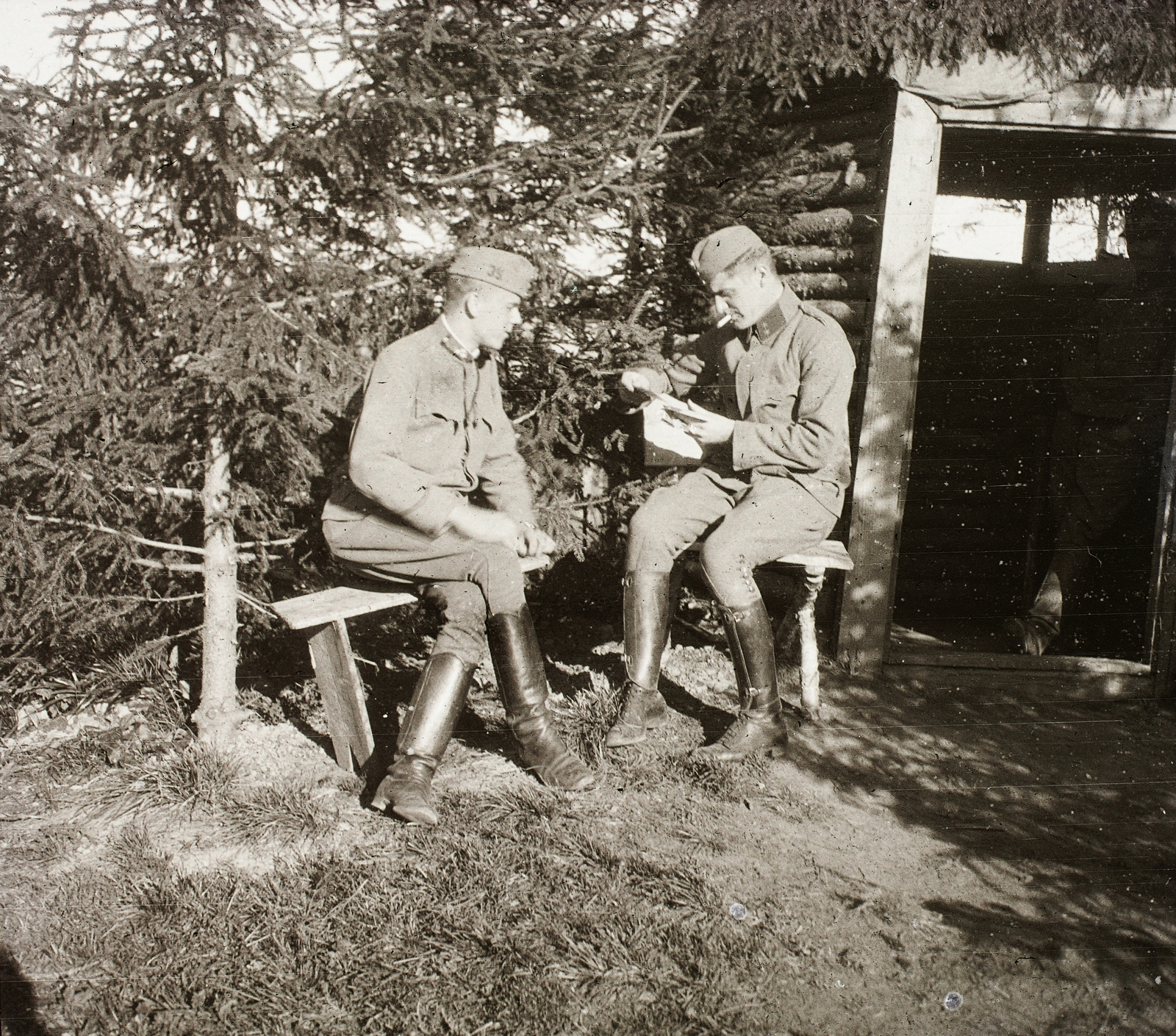 1915, Ebner, First World War, reading, boots, Fortepan #92433
