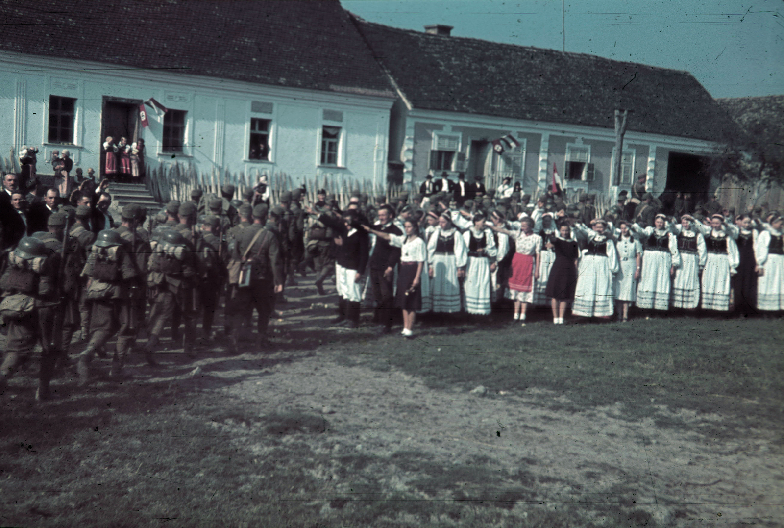 Romania,Transylvania, Dumitra, a felvétel a magyar csapatok bevonulása idején készült., 1940, Fortepan, colorful, flag, swastica, folk costume, posture, Fortepan #92540