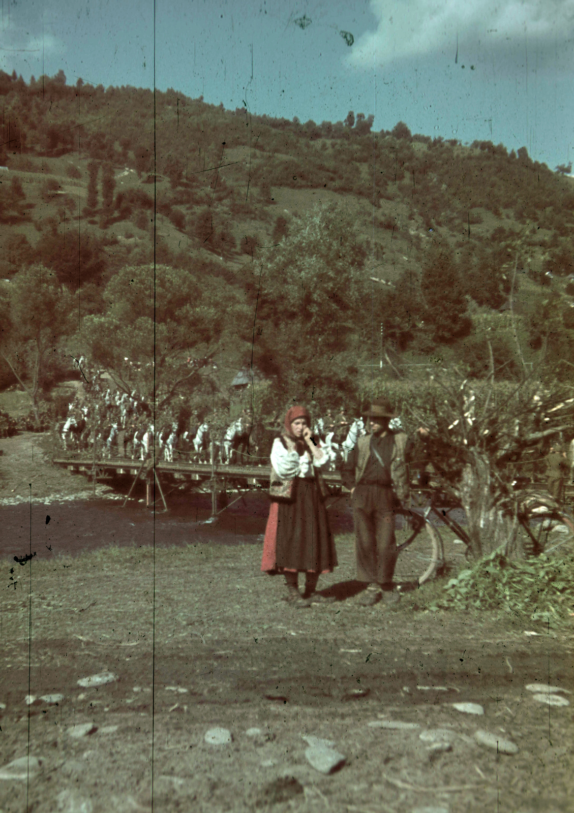 Romania,Transylvania, Észak-Erdély, a felvétel a magyar csapatok bevonulása idején készült., 1940, Fortepan, colorful, folk costume, Fortepan #92547