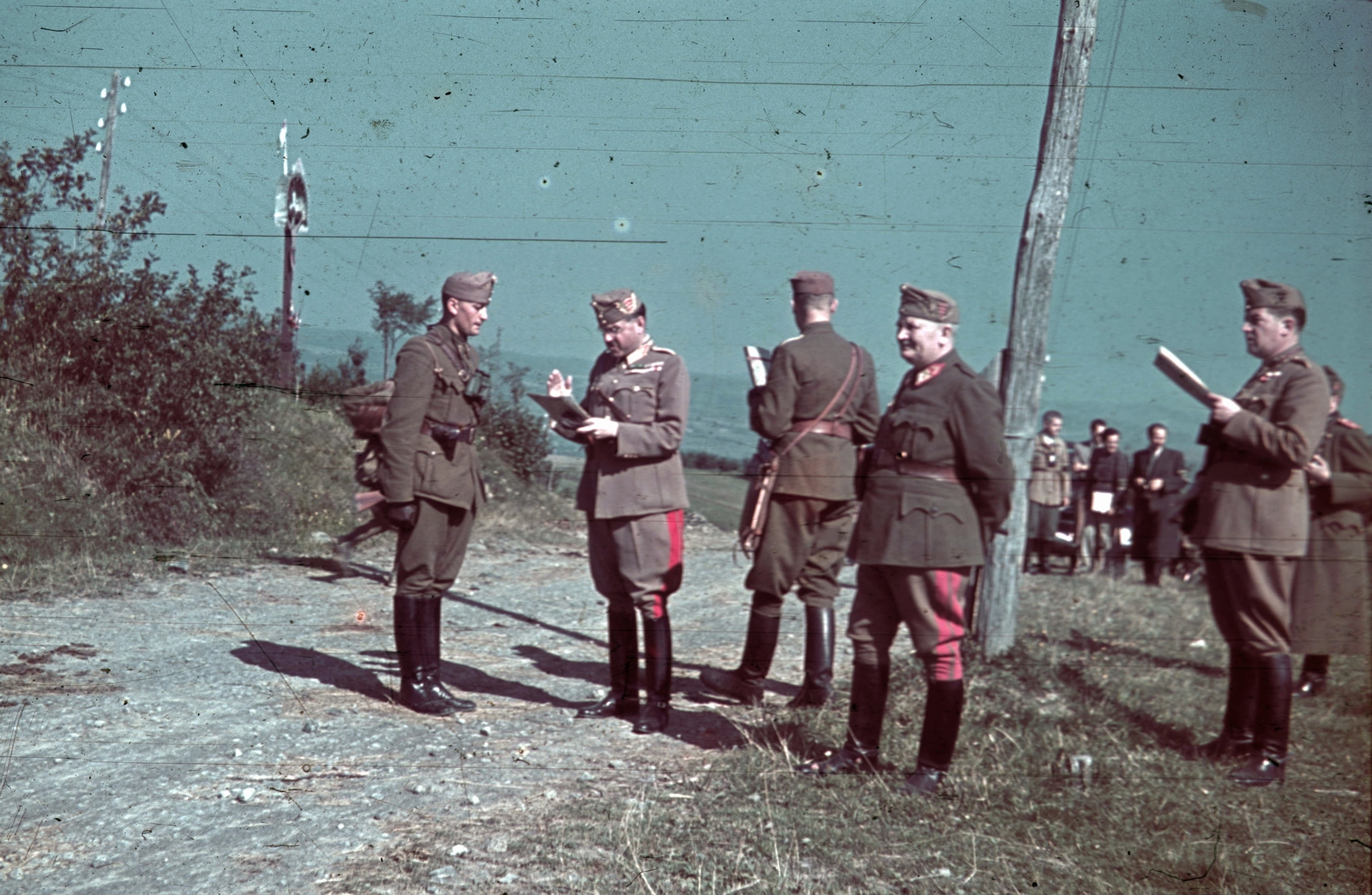 Romania,Transylvania, a település környéke, hátratett kézzel vitéz szotyori Nagy Gyula altábornagy, a VII. hadtest parancsnoka., 1940, Fortepan, colorful, second World War, soldier, Fortepan #92554