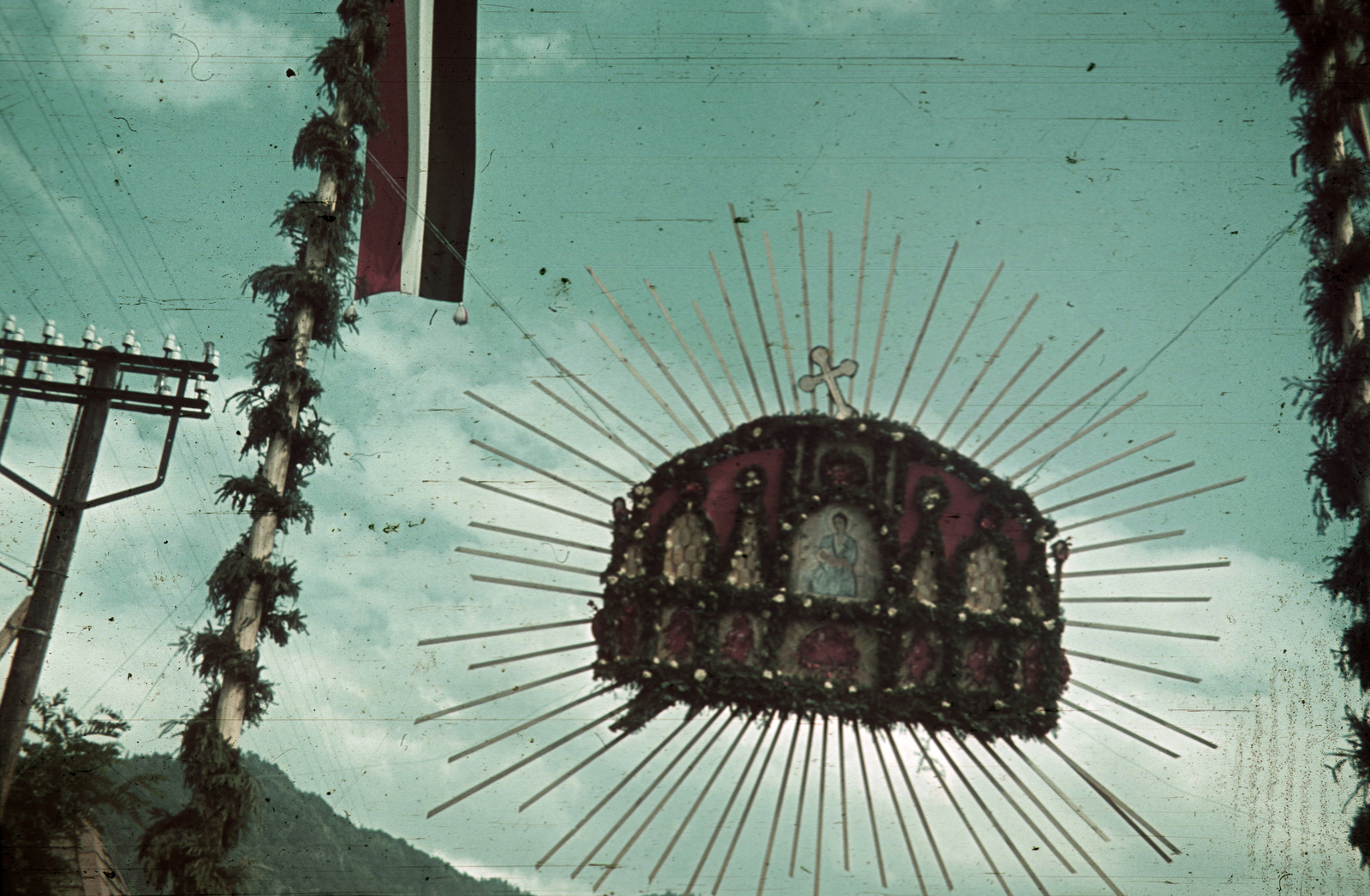 Romania,Transylvania, Răstolita, diadalkapu (részlet) a magyar csapatok bevonulása idején., 1940, Fortepan, territorial gain, colorful, crown, symbol, triumphal arc, Fortepan #92569
