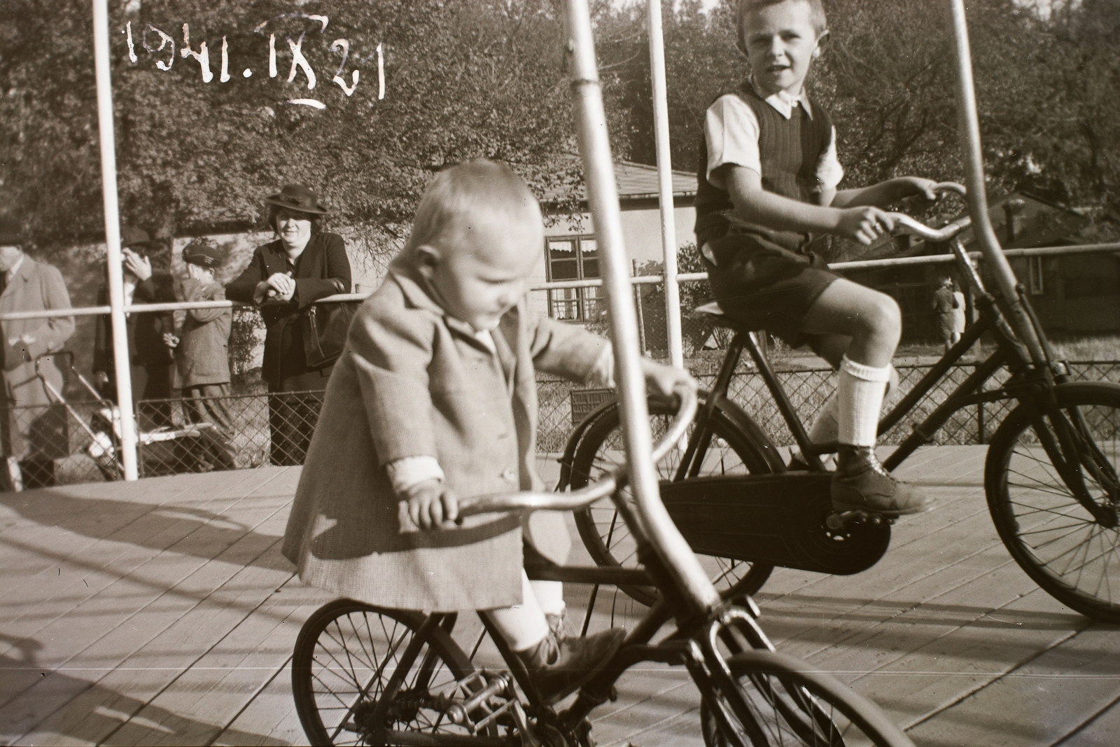1941, Fortepan/Album002, bicycle, carousel, Fortepan #92748