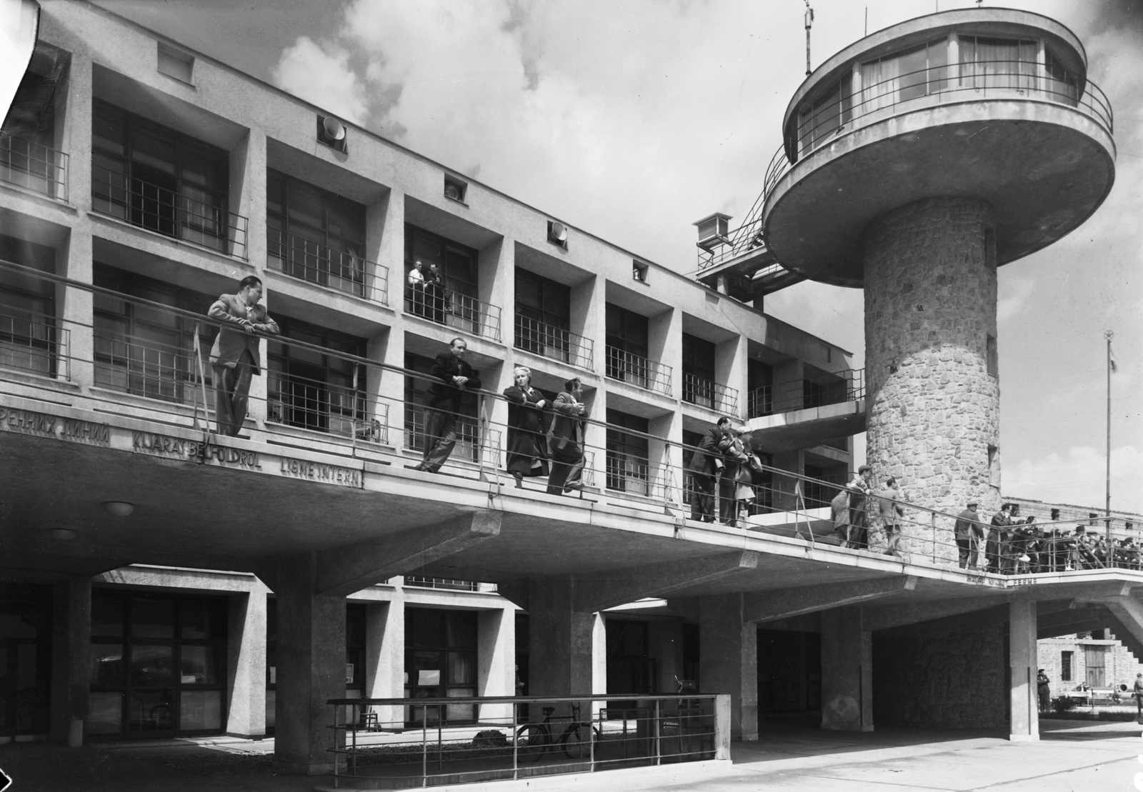 Hungary, Ferihegy (now - Ferenc Liszt) International Airport, Budapest XVIII., 1956, UVATERV, airport, Budapest, control tower, Károly Dávid-design, Fortepan #9276