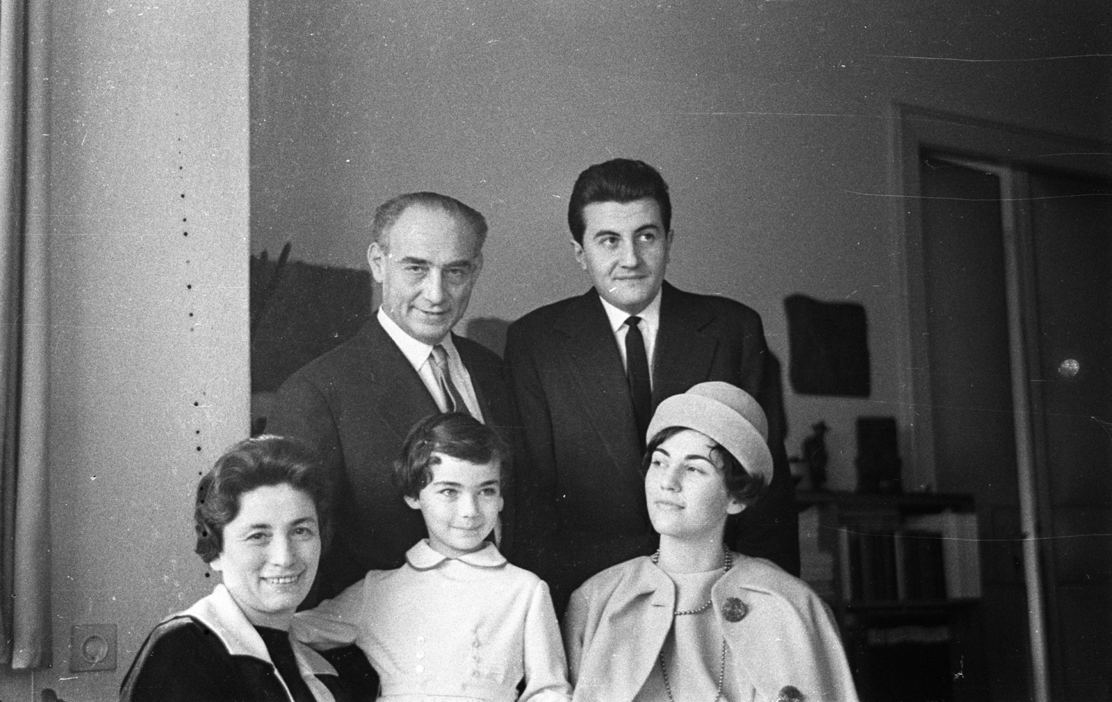 Magyarország, Budapest II., Lotz Károly utca 18., 1962, G K, család, csoportkép, Budapest, kalap, Fortepan #92818