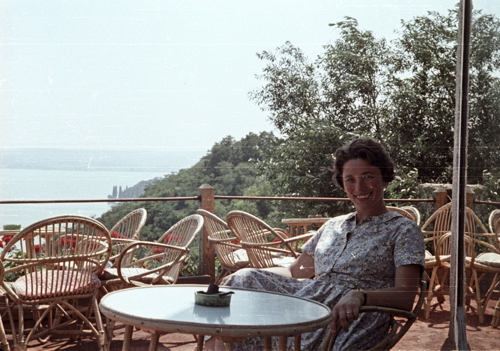 Hungary,Lake Balaton, Tihany, a Rege cukrászda terasza., 1961, G K, colorful, wrist watch, pipe, pastry shop, view, ashtray, lady, summer dresses, smile, Fortepan #92831