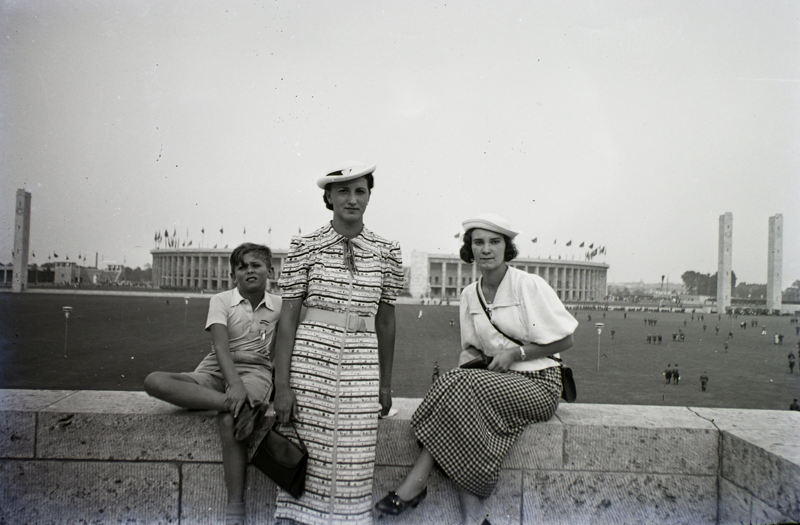 Germany, Berlin, Olimpiai stadion., 1938, Hegedűs Judit, fashion, Fortepan #92973