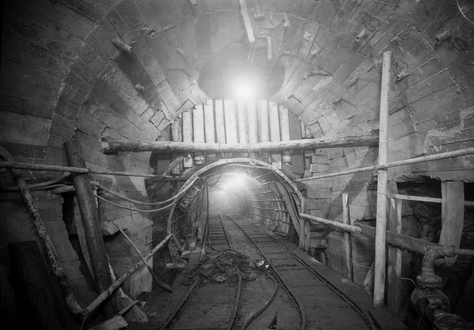 Hungary, Budapest, metróalagút építése., 1953, UVATERV, railway, tunnel, subway construction, civil engineering, Fortepan #9303