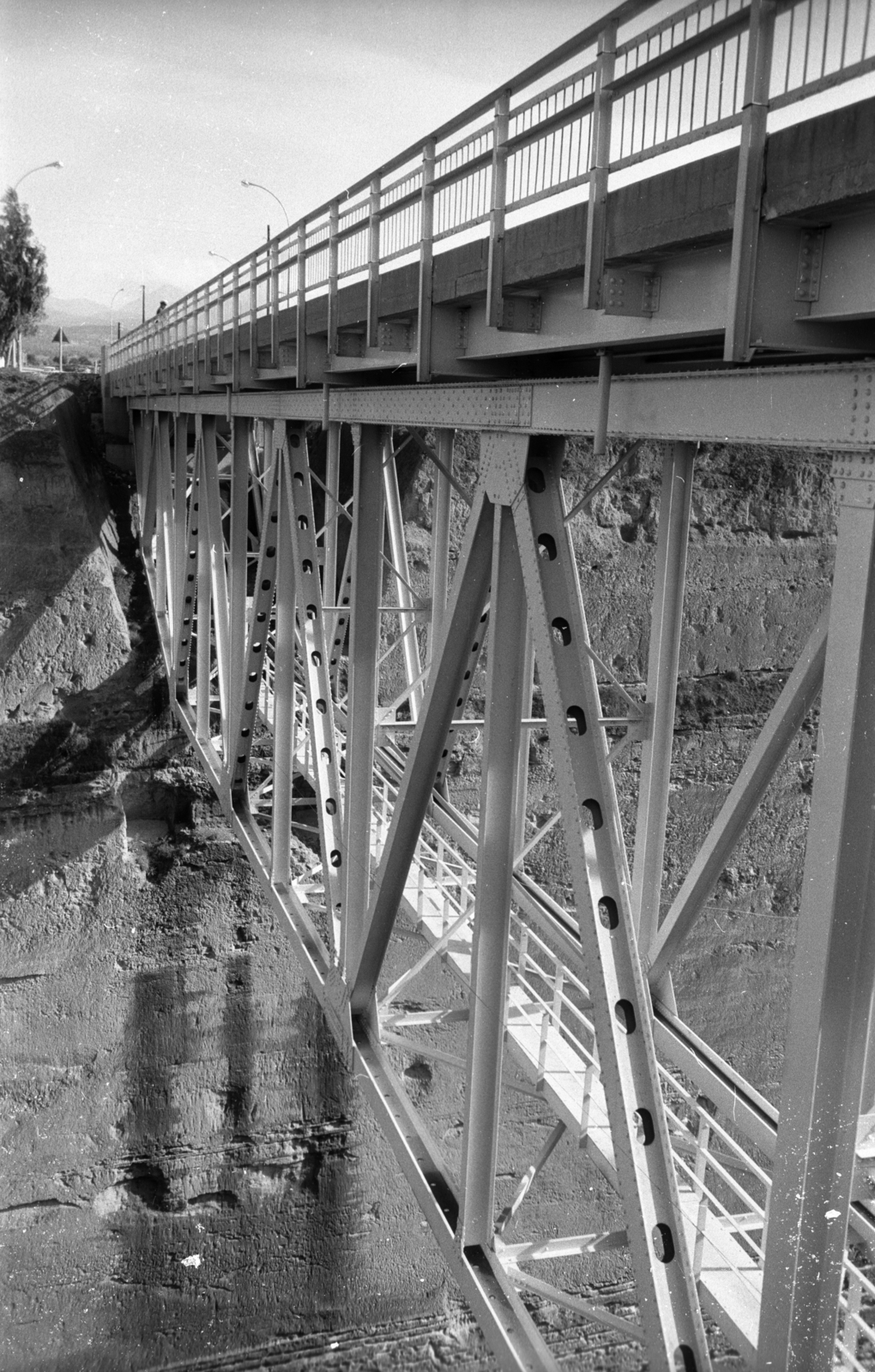 Greece, híd a Korinthoszi-csatorna felett., 1964, Holenár Csaba és Edina, bridge, Fortepan #93035