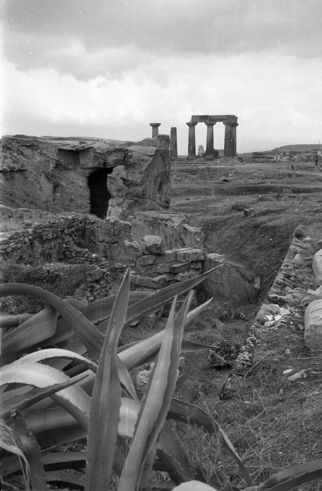 Greece, Corinth, Apollón templomának romjai., 1964, Holenár Csaba és Edina, ancient culture, Fortepan #93073