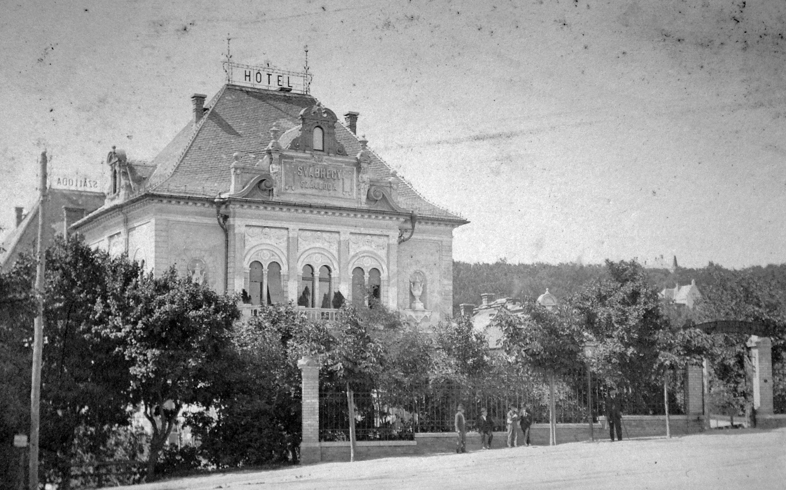 Hungary, Budapest XII., Mártonhegyi út, Svábhegy szálloda a Karthauzi utca és a Fogaskerekű mellett., 1915, Fortepan, label, pedestrian, street view, hotel, building, Budapest, Fortepan #9331