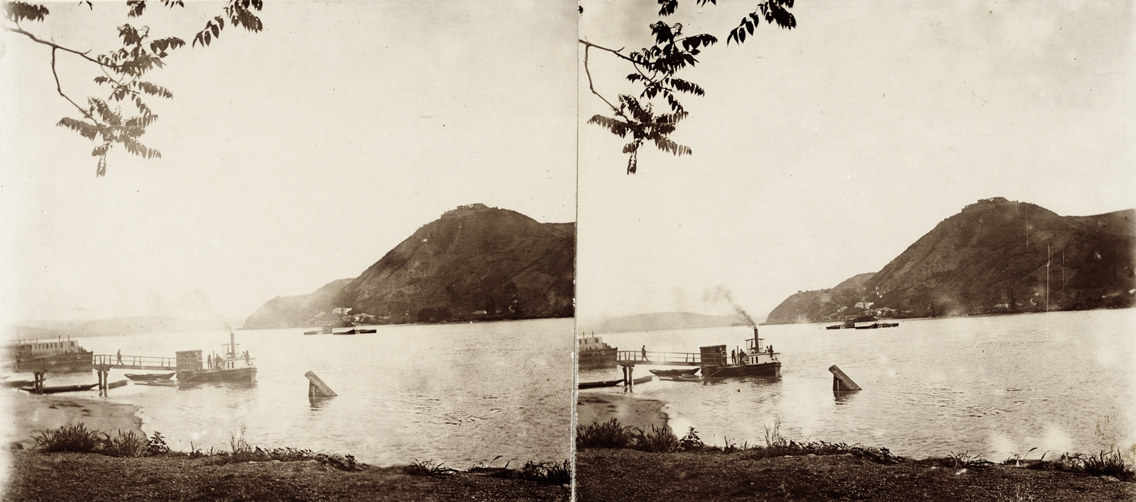 Hungary,Danube Bend, Nagymaros, Duna-part, kikötő, szemben Visegrád. Balra az Alsóvár lakótornya / Salamon-torony, fenn a Fellegvár. A felvétel 1894-ben készült., 1900, Kiss László, Dabasy Fromm Géza, ship, steamboat, Danube, stereophoto, ship mill, Pest ship, Fortepan #93385