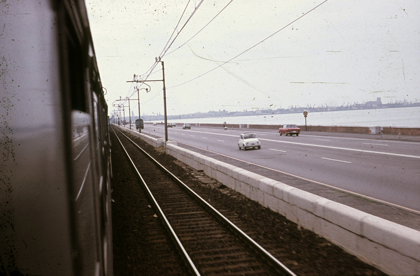 Italy, Venice, Via della Libertà., 1972, Közösségi Szociális Szövetkezet, railway, colorful, Fortepan #93432