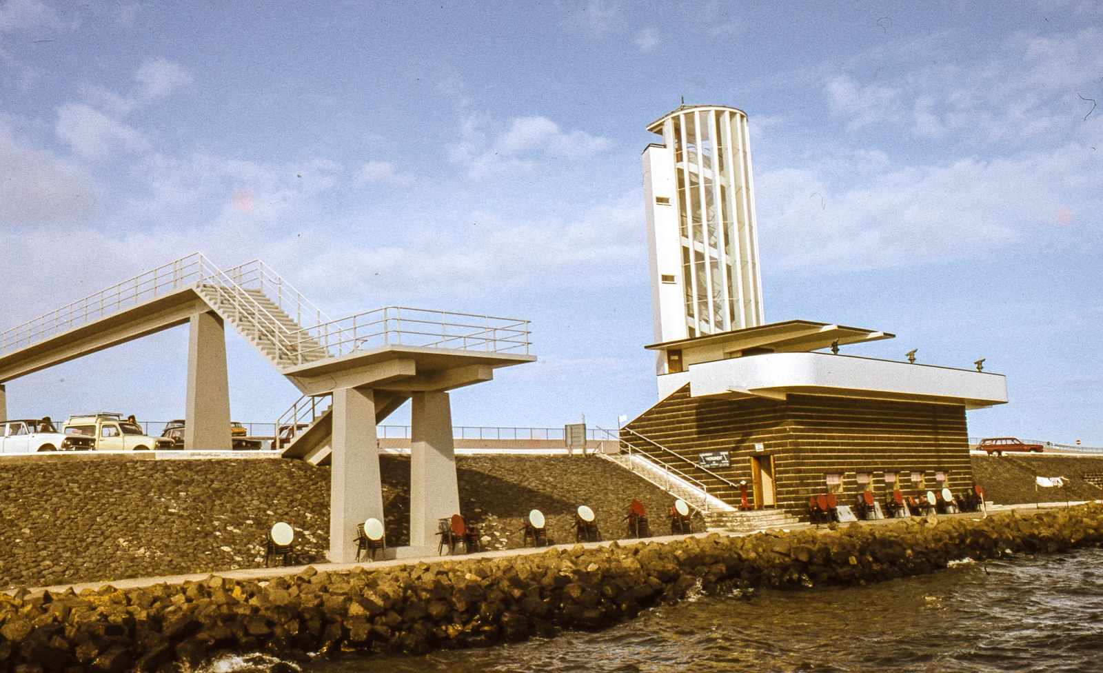 Netherlands, Breezanddijk, Afsluitdijk gát, kilátó., 1969, LHM, colorful, tower, lookout, modern architecture, Willem Marinus Dudok-design, Fortepan #93532