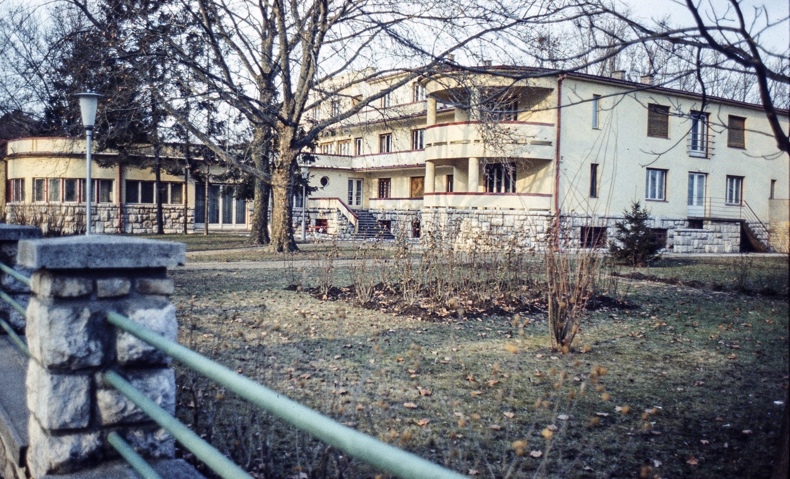 Hungary, Harkány, Bajcsy-Zsilinszky utca 3. Hotel Turista (egykor OTI üdülő, ma Hotel Korona)., 1973, LHM, colorful, Fortepan #93549