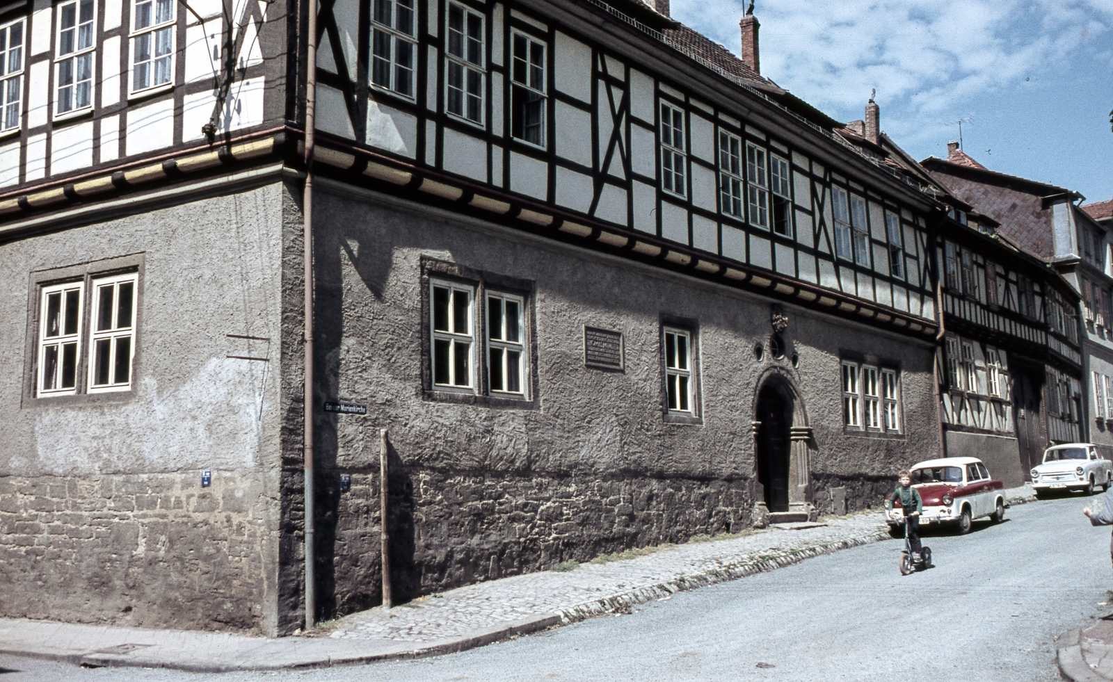 Germany, Mühlhausen, Bei der Marienkirche, balra a Herrenstrasse., 1970, LHM, colorful, German brand, Trabant-brand, GDR, German Timber Framing, Fortepan #93580