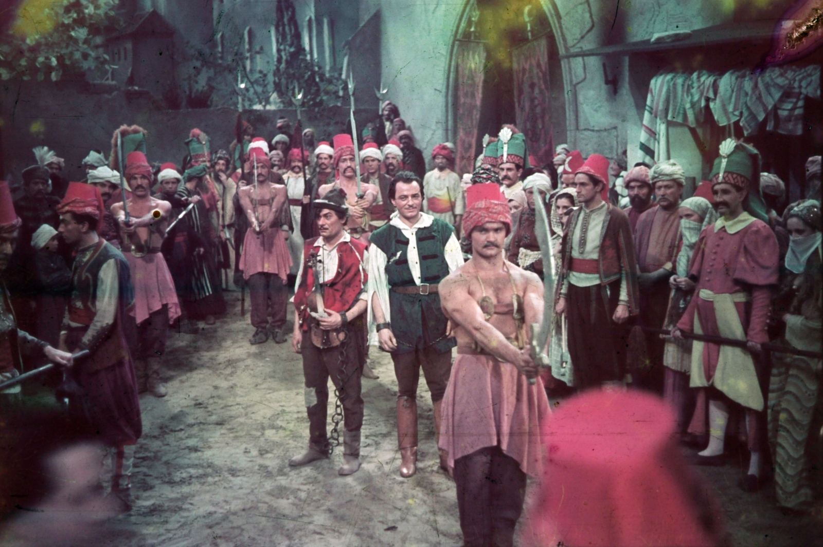 Magyarország, a Gül Baba című film (rendezte: Nádasdy Kálmán) forgatása. Középen Jávor Pál (Gábor diák) és Makláry Zoltán (Mujkó cigány)., 1940, Markovics Ferenc, filmforgatás, színes, Fortepan #93740