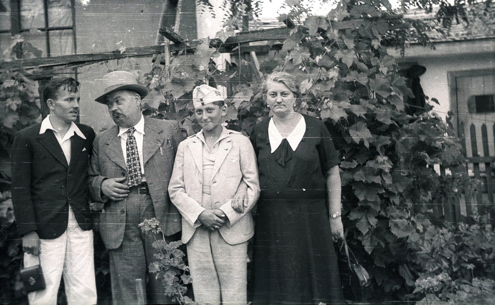 1942, Pálfi András, bower, Fortepan #93980