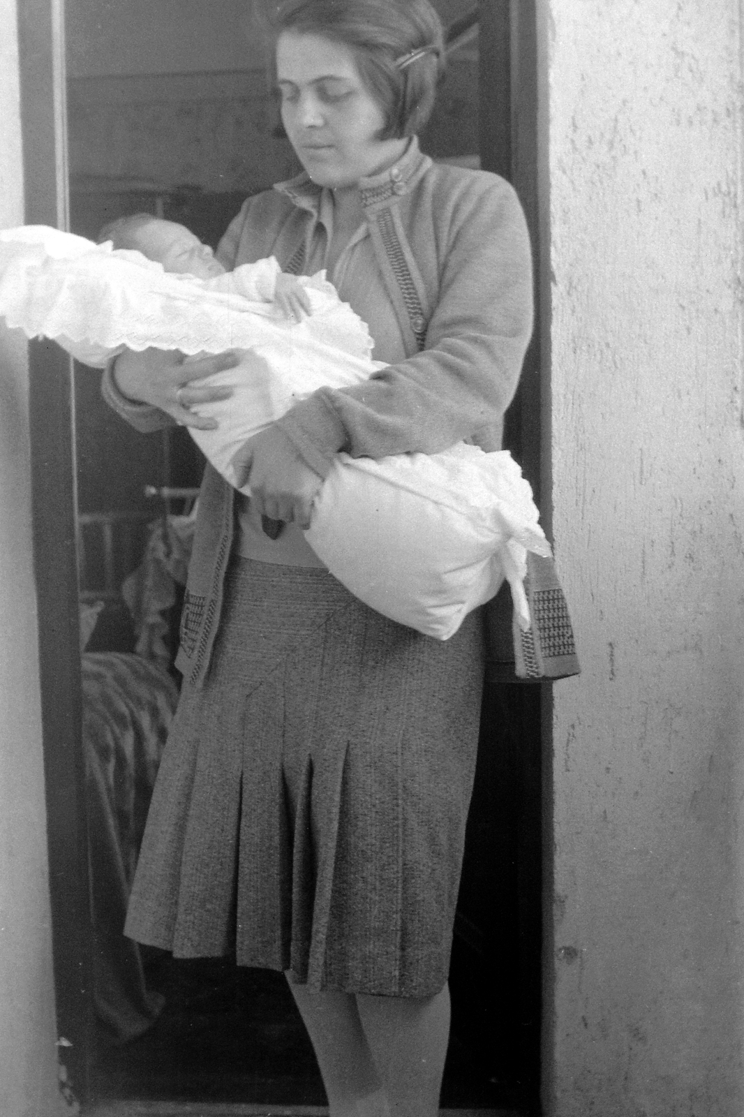 1935, Fortepan, newborn, mother, baby duvet, hold in arms, Fortepan #9405