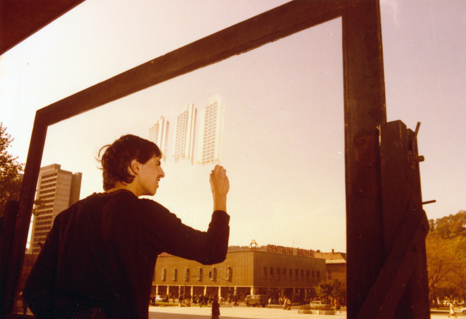 Hungary, Salgótarján, filmforgatás a Fő téren., 1982, Schuller Judit, filming, colorful, speciel effect, Fortepan #94109