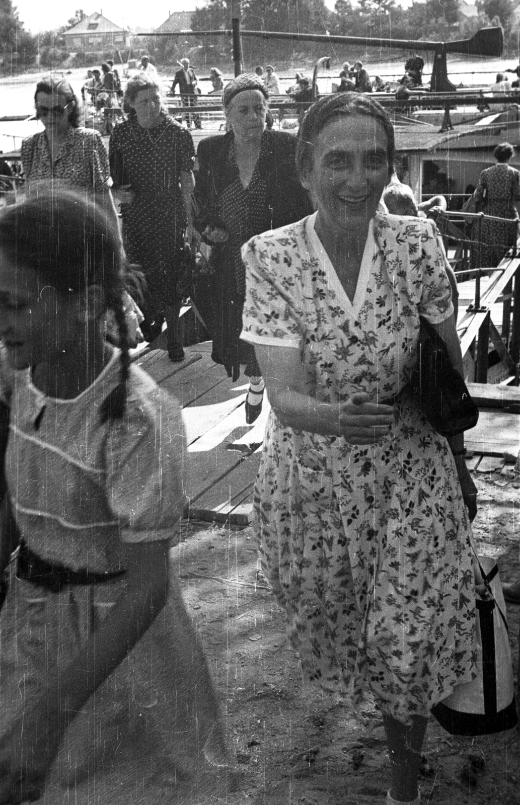 1949, Hetényi Zsuzsa, smile, handbag, summer dresses, lady, Fortepan #94145