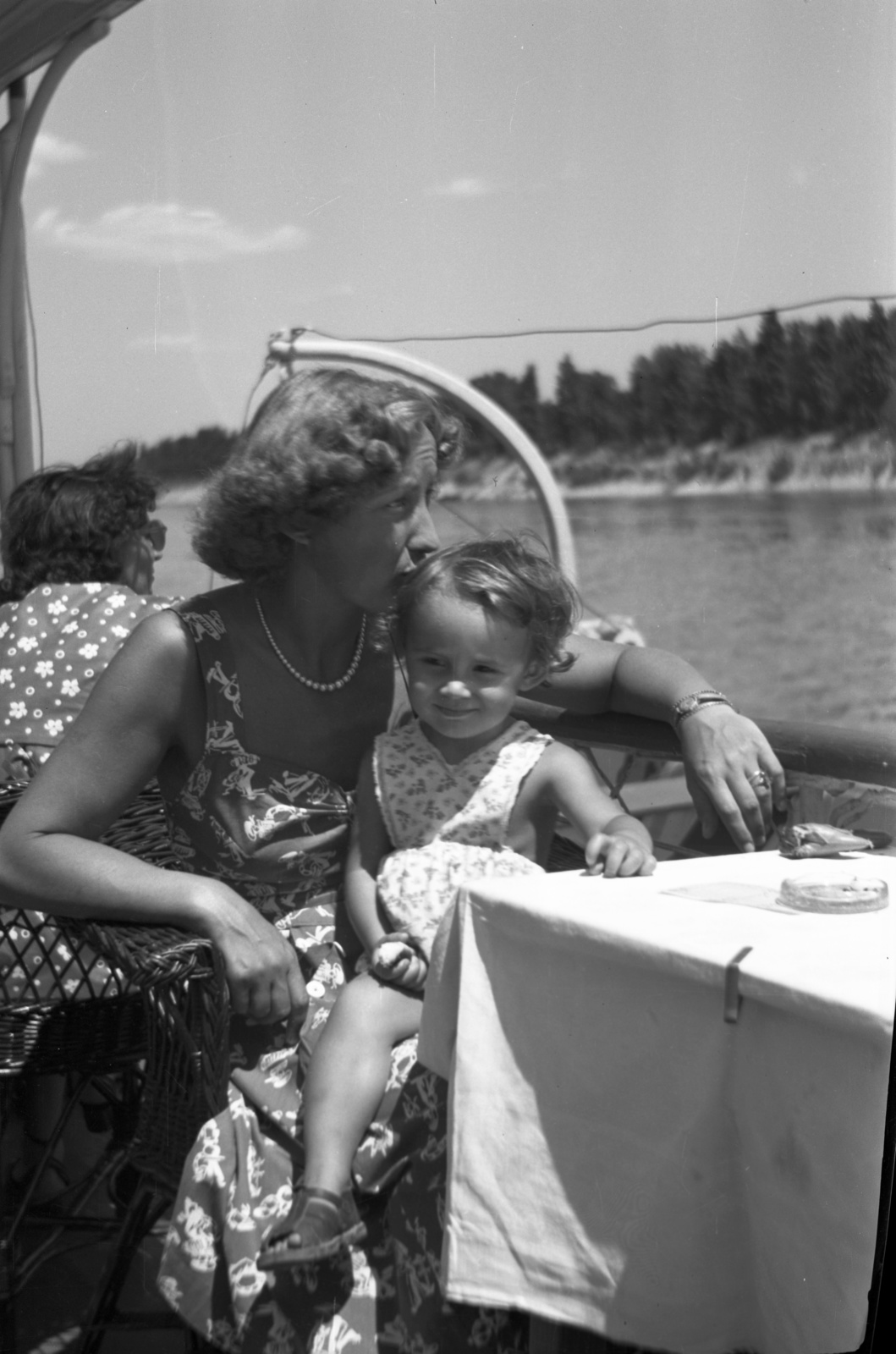 1950, Szerdahelyi Márk, hospitality, ship, wicker chair, girl, ashtray, double portrait, mother, Fortepan #94192