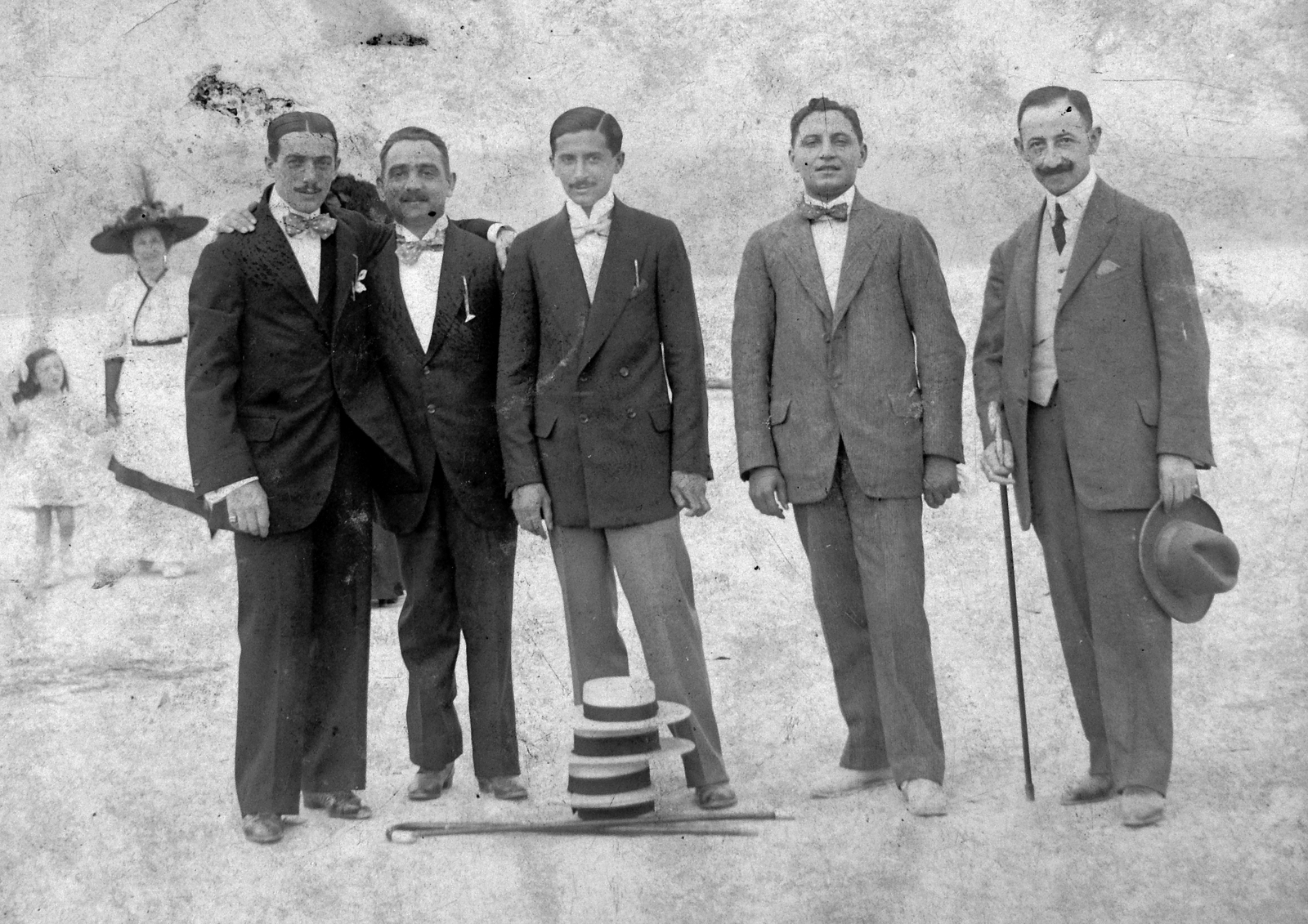 1918, Fortepan, hat, tableau, smile, men, woman, walking cane, hat in hand, hat on the ground, Fortepan #9420