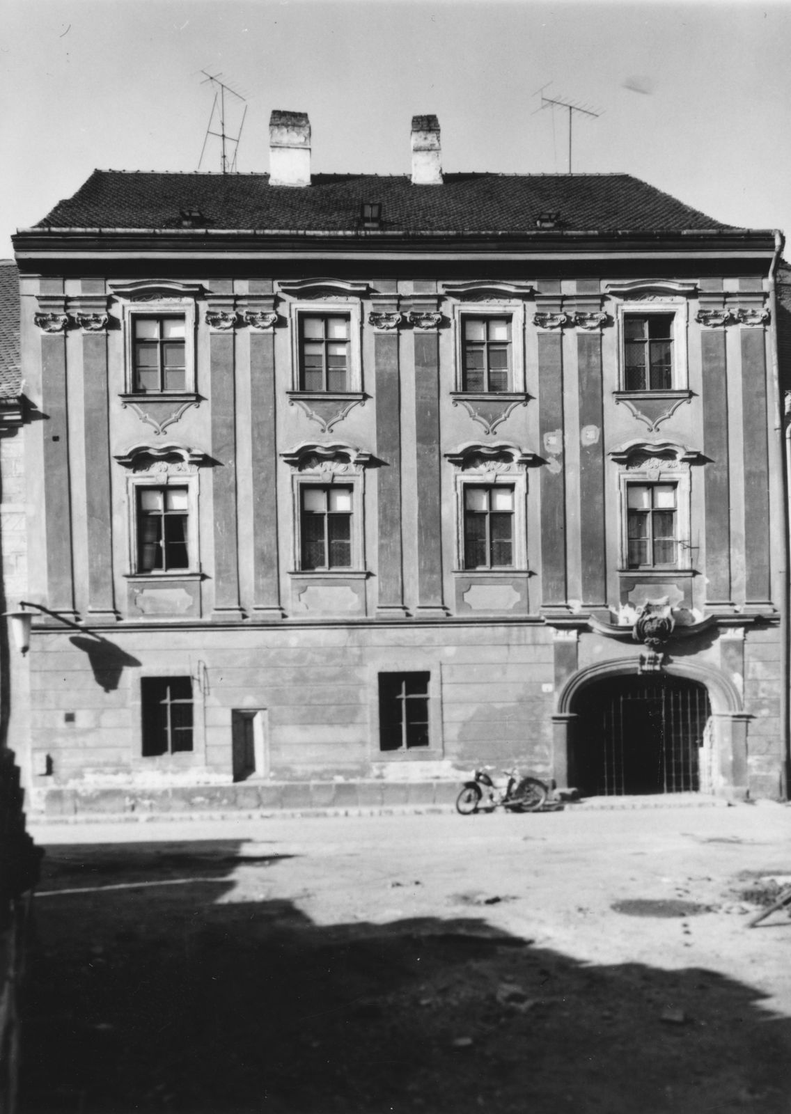 Hungary, Sopron, Új utca 6., 1970, Építésügyi Dokumentációs és Információs Központ, gate, Berva-brand, Fortepan #94233