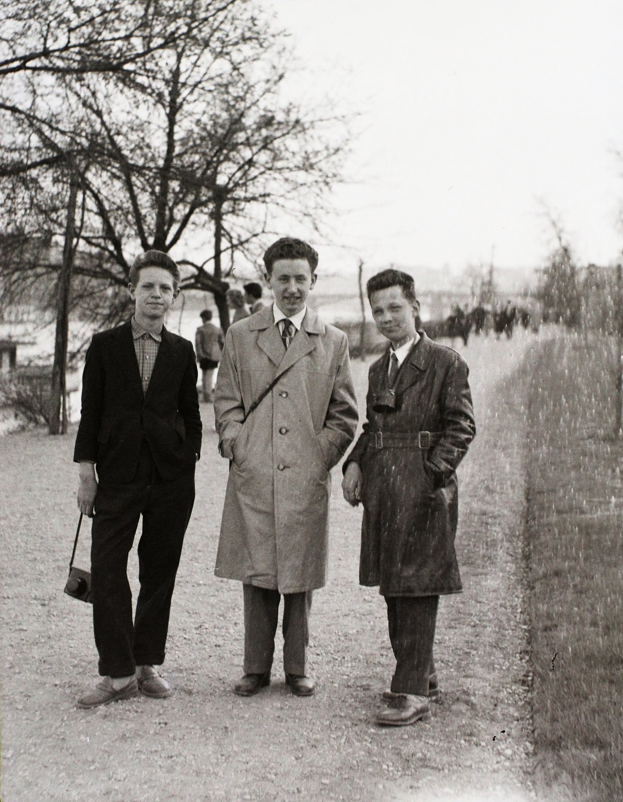 Hungary, Margit Islands, Budapest, parti sétány a Margit híd felé nézve., 1960, Vaskapu utca, tableau, camera, boys, Fortepan #94450