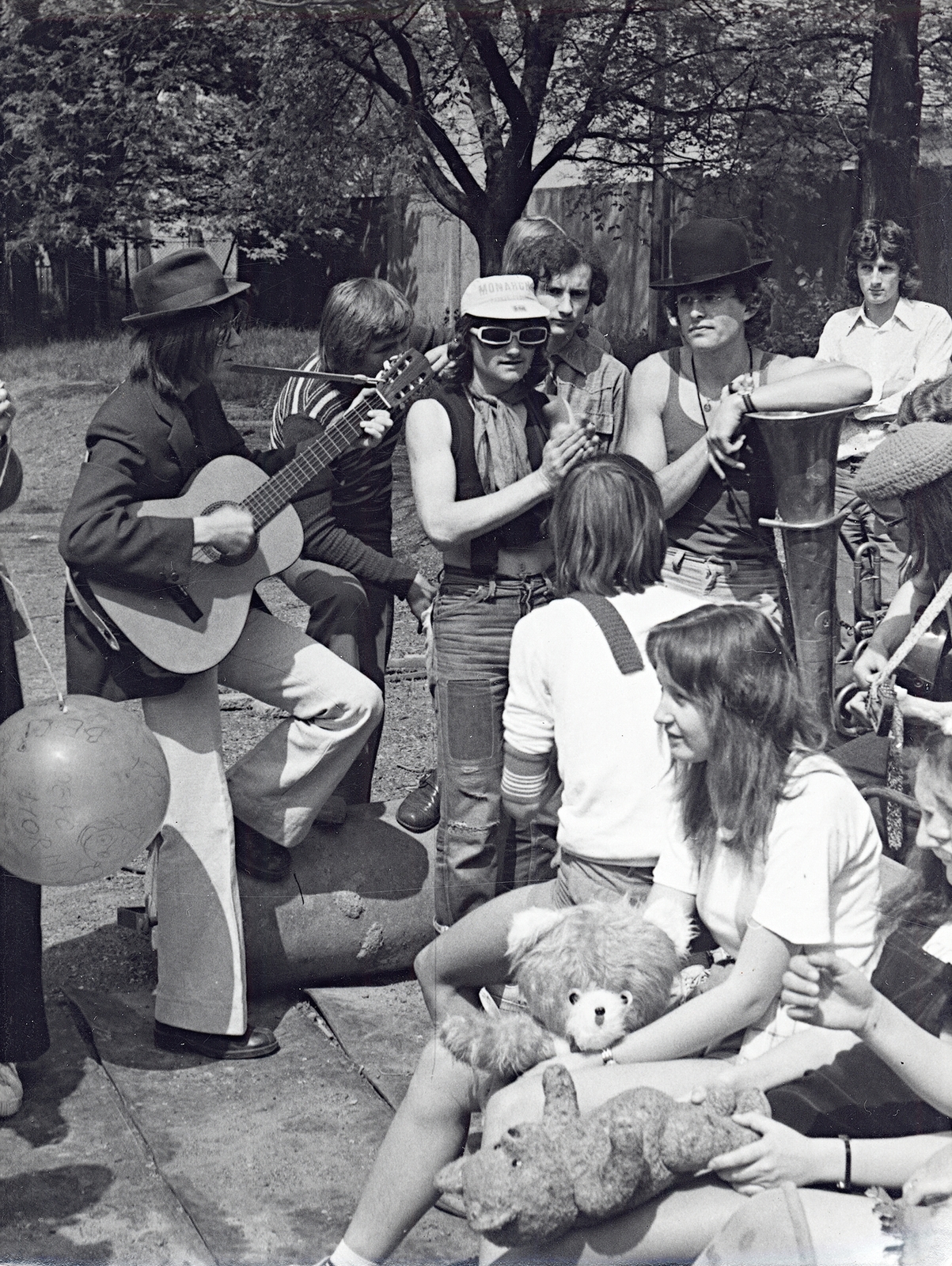 Hungary, Dombóvár, Bajcsy-Zsilinszky utca, a Gőgös Ignác (később Illyés Gyula) Gimnázium udvara., 1974, Erky-Nagy Tibor, Fortepan #94628