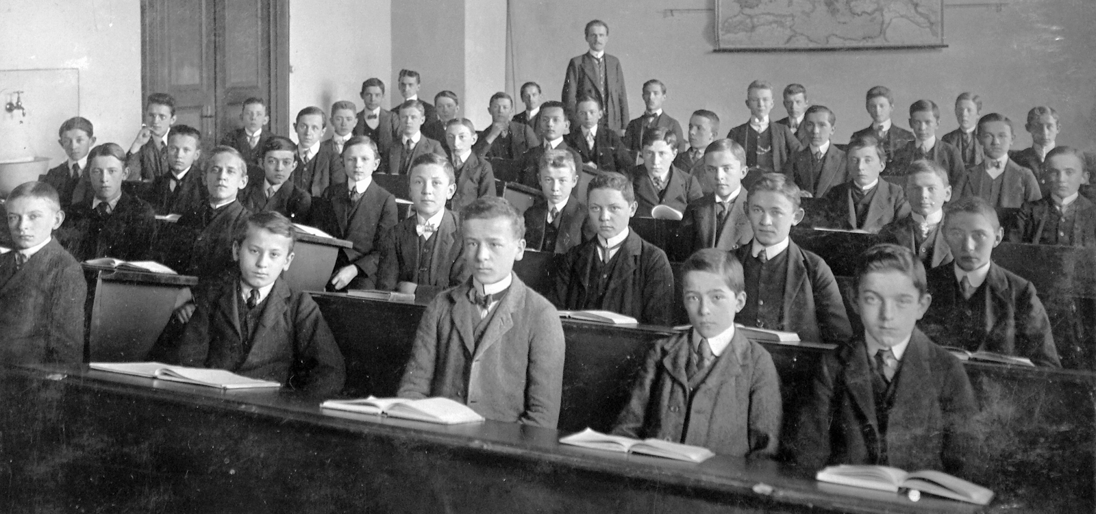 1922, Fortepan, iskola, térkép, tanterem, könyv, csoportkép, férfi, tanár, fiúosztály, Fortepan #9477