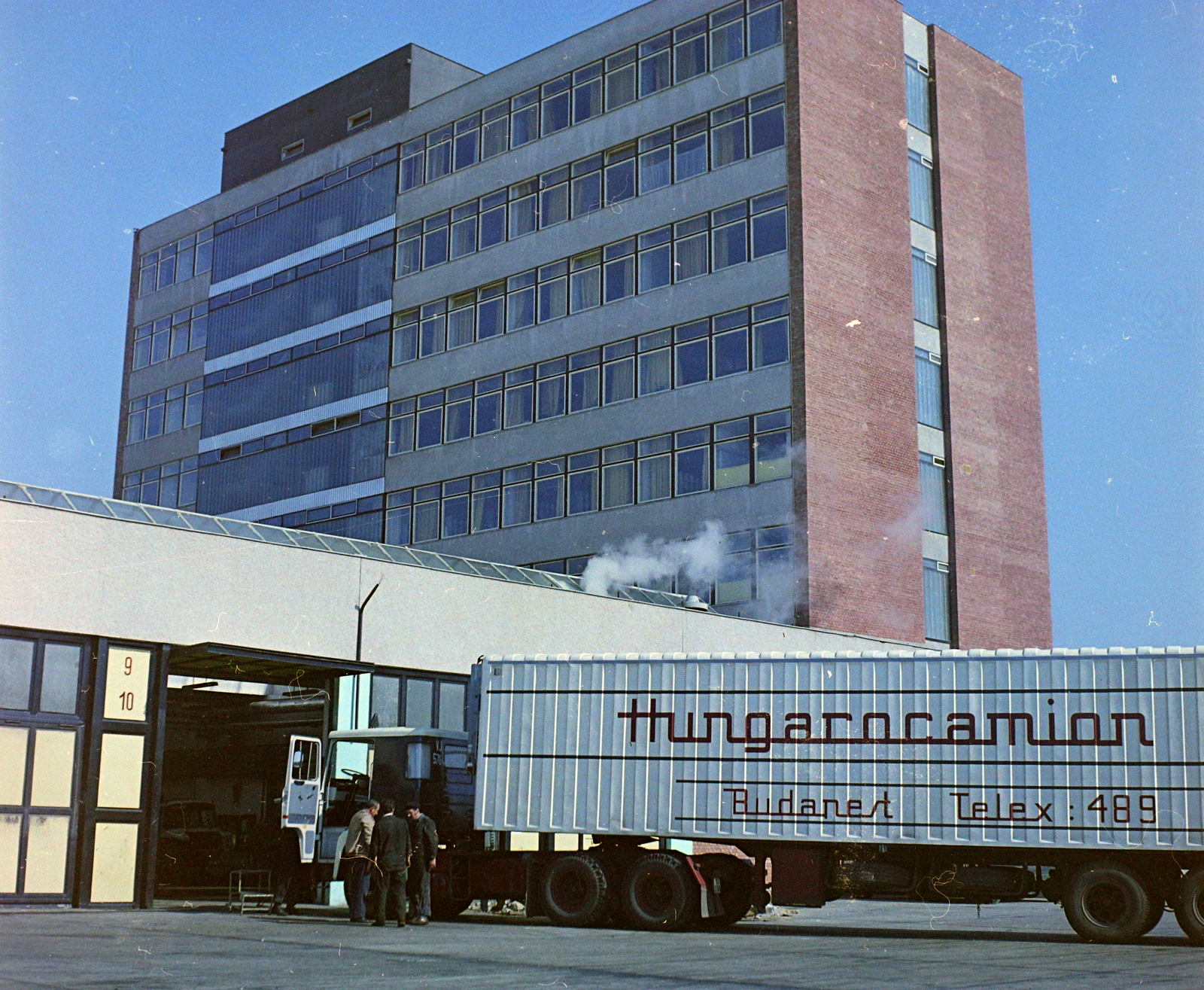 Magyarország, Budapest XVII., Cinkotai út 34., a HUNGAROCAMION telephelye., 1971, UVATERV, színes, Budapest, kamion, Hungarocamion-szervezet, Fortepan #94919