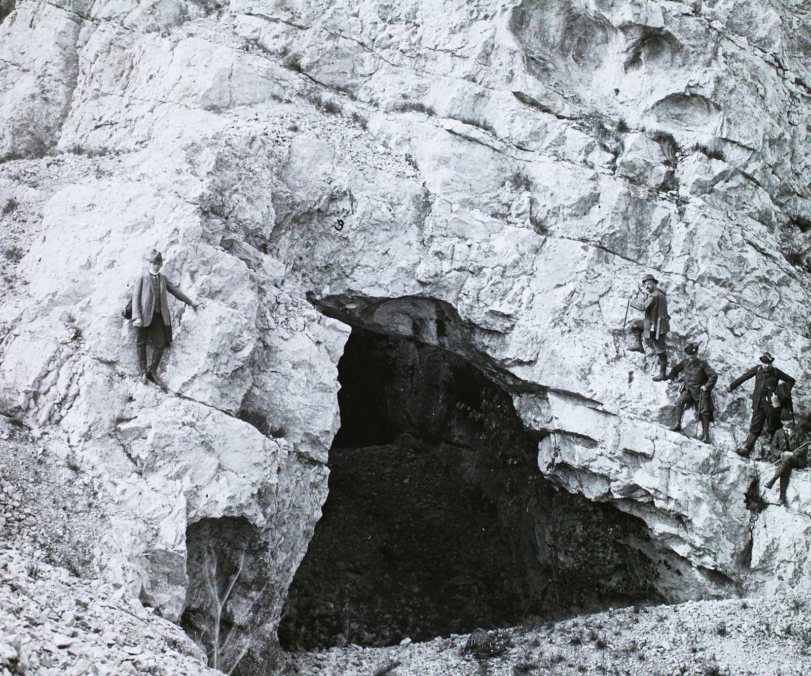 Magyarország, Bajót, a Jankovich-barlang bejárata., 1906, Magyar Földrajzi Múzeum / Diagyűjtemény, barlang, Fortepan #95145