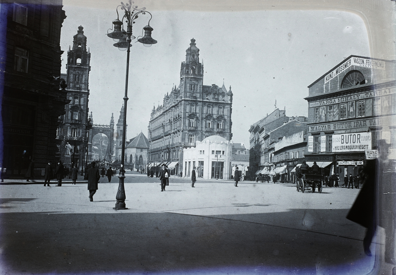 Magyarország, Budapest V., Ferenciek tere (Kígyó tér), Klotild paloták, háttérben az Erzsébet híd., 1909, Magyar Földrajzi Múzeum / Kerekes J. Zoltán, Korb Flóris-terv, Giergl Kálmán-terv, eklektikus építészet, Budapest, Duna-híd, Kherndl Antal-terv, Czekelius Aurél-terv, Fortepan #95209