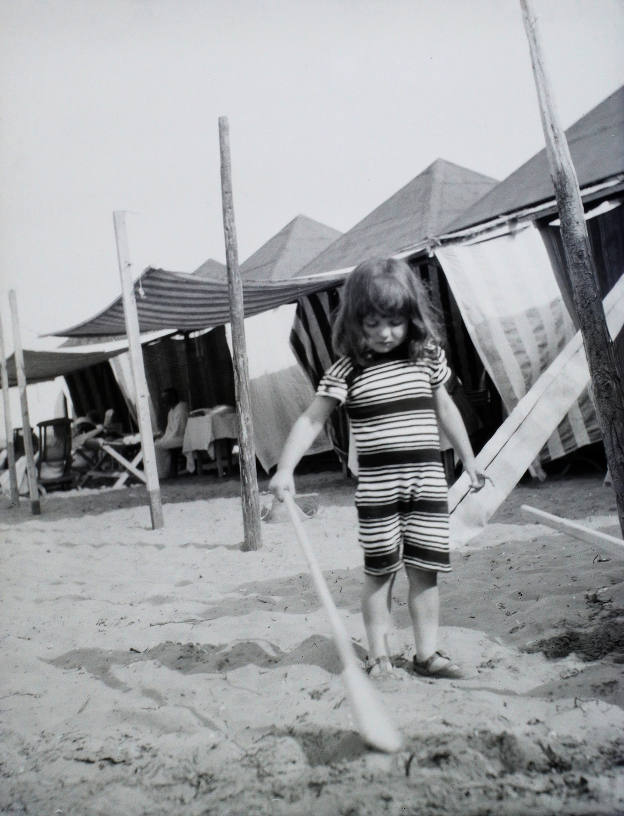 Olaszország, Velence, Lido., 1907, Zichy, strand, szélfogó fülke, csíkos ruha, Fortepan #95322