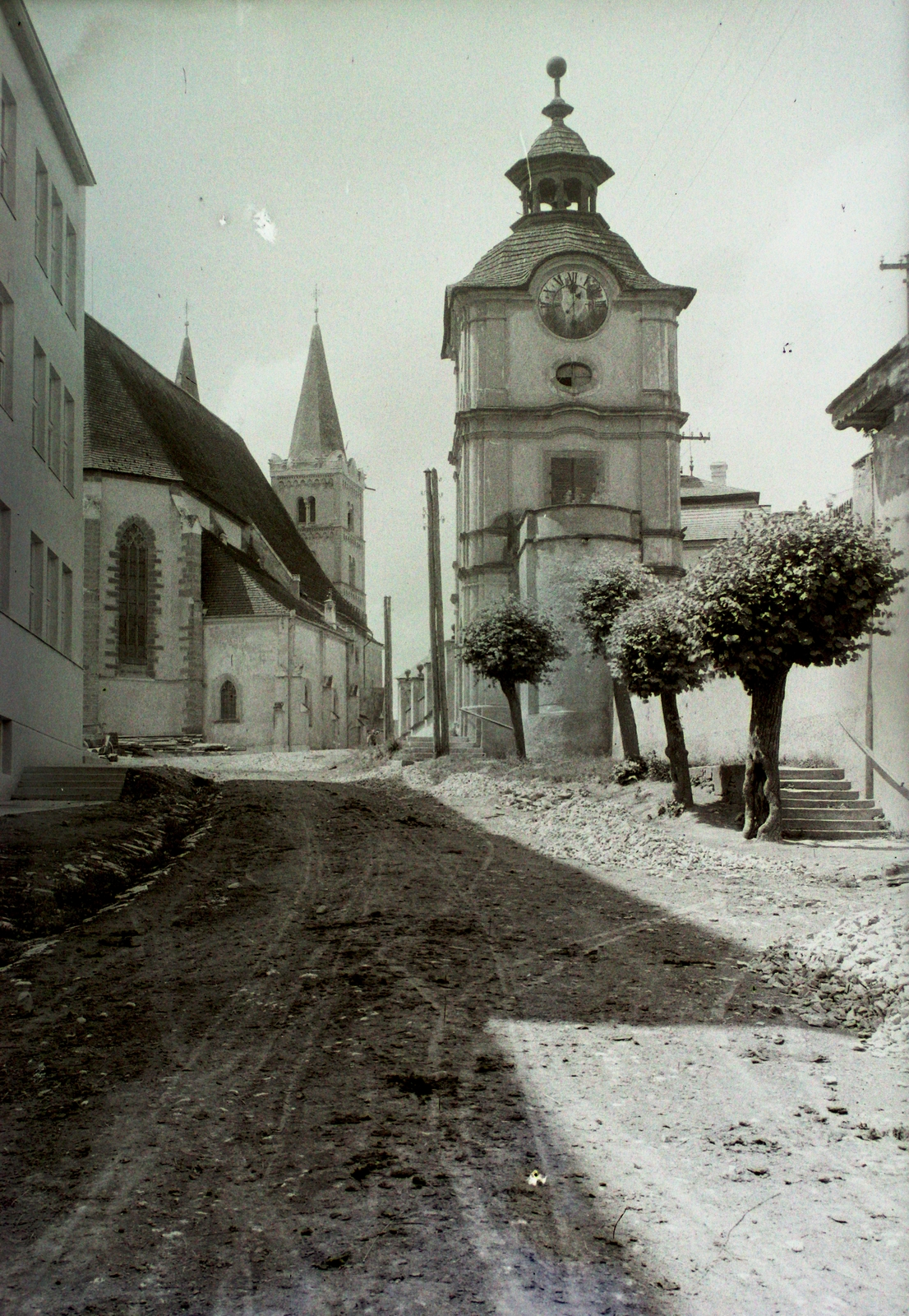 Slovakia, Spišské Podhradie, Szepeshely (ekkor önálló, ma a város része), balra a Szent Márton székesegyház, szemben a püspöki székhely harangtornya., 1932, Schermann Ákos, Schermann Szilárd, Czechoslovakia, Cathedral, bell tower, Fortepan #95476