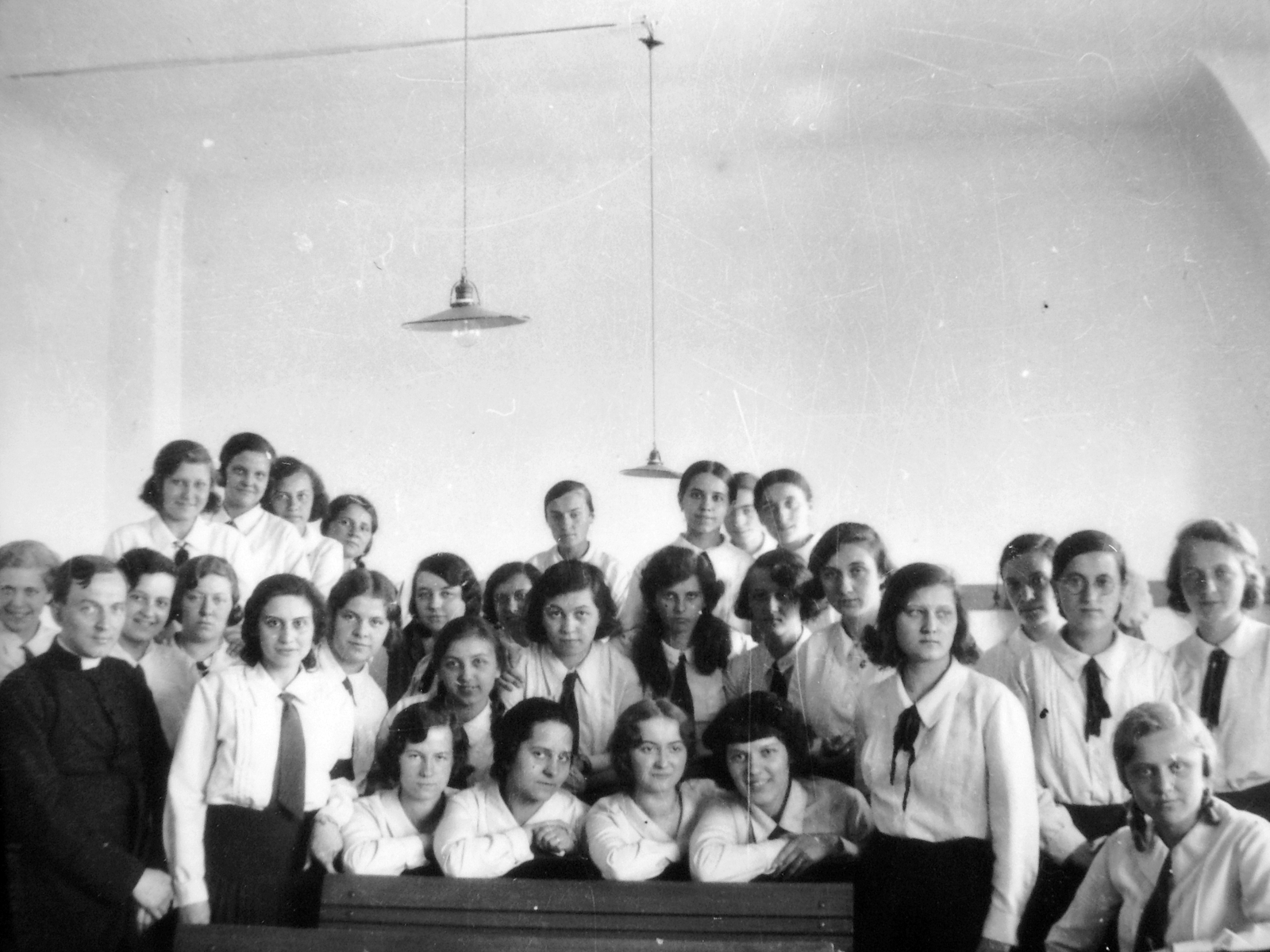 Hungary, Budapest XI., Villányi út (Szt. Imre herceg útja) 5-7. Szent Margit Gimnázium, osztályterem., 1937, Fortepan, high school, Girls' school, girl, Budapest, Fortepan #9550