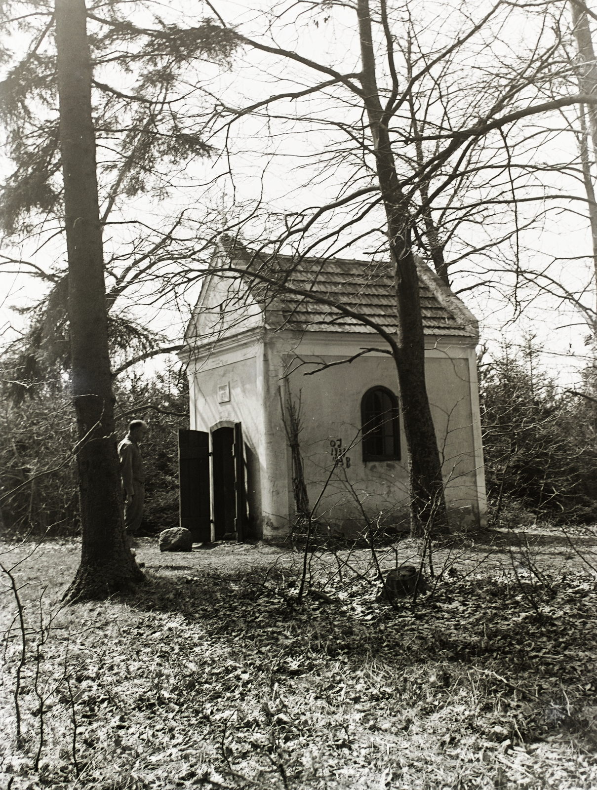 Austria, Ritzing, erdei kápolna (Waldbereiterkreuz) a magyar határ közelében., 1934, Schermann Ákos, Schermann Szilárd, chapel, Fortepan #95516