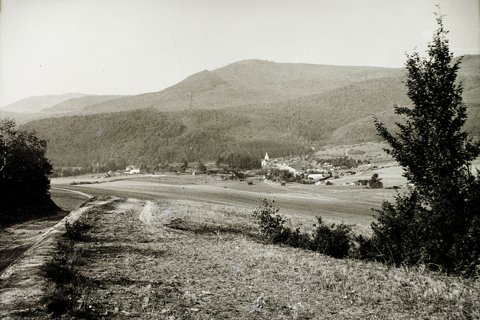 Slovakia, Vlachovo, a község látképe az evangélikus templommal., 1934, Schermann Ákos, Schermann Szilárd, Czechoslovakia, picture, Fortepan #95545