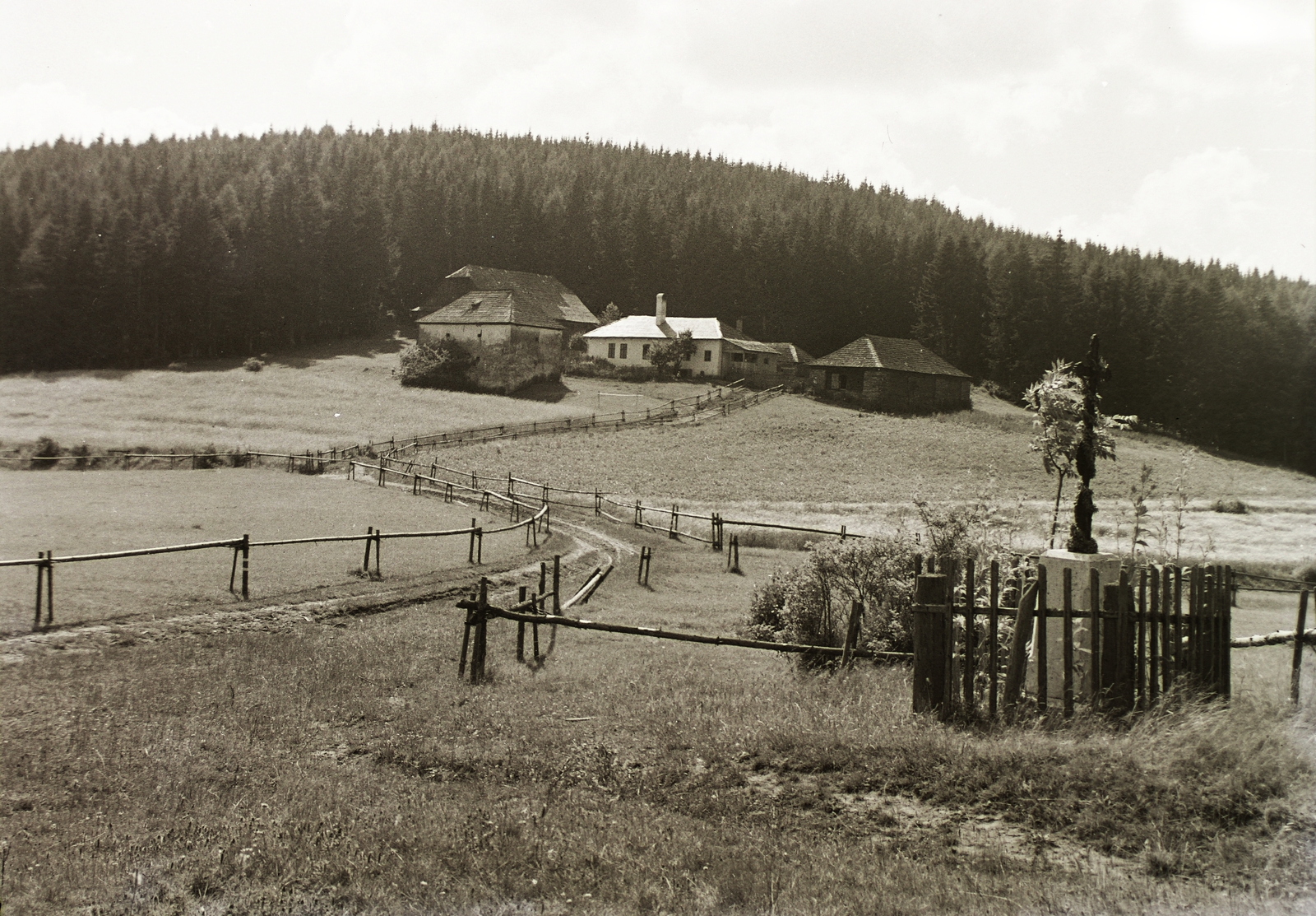 Slovakia, Levoča, Kúty-nyereg (Kúty), major a Várhegy alatt., 1936, Schermann Ákos, Schermann Szilárd, Czechoslovakia, Fortepan #95584